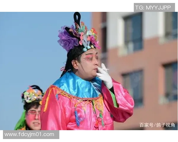 镜头捕捉：国王赛场小动作引发热议